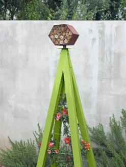 Bee Bungalow + Akoris Garden Tuteur Sr. -Deals The Garden & Yard Store 8600532 05V tif