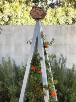 Bee Bungalow + Akoris Garden Tuteur Sr. -Deals The Garden & Yard Store 8600532 07V jpg