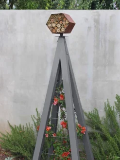 Bee Bungalow + Akoris Garden Tuteur Jr. -Deals The Garden & Yard Store 8600532 08v