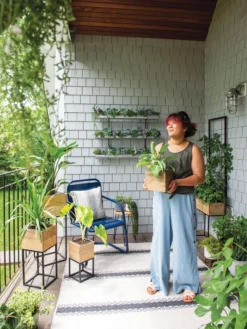 Tartu Elevated Square Planters -Deals The Garden & Yard Store 8611005 016